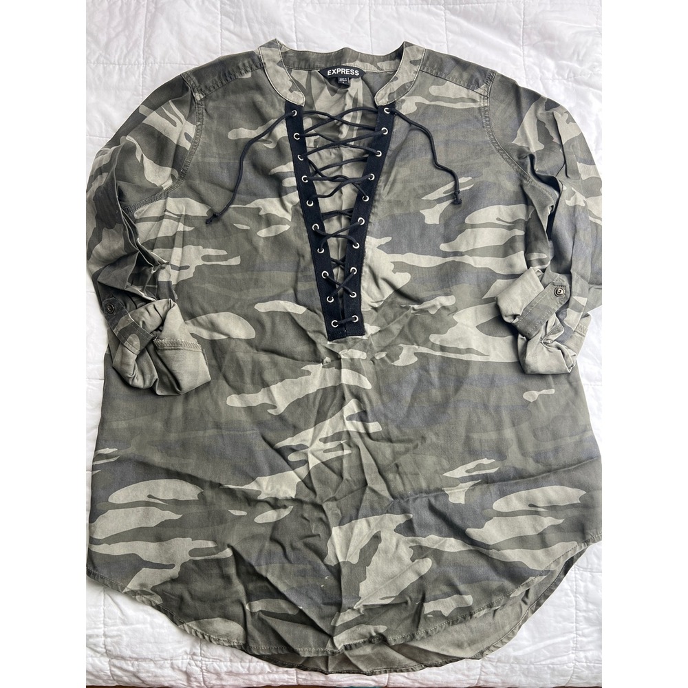 Express‎ Camo Lace Up V-Neck Tunic Top Green Camouflage Lyocell Roll Tab Small
